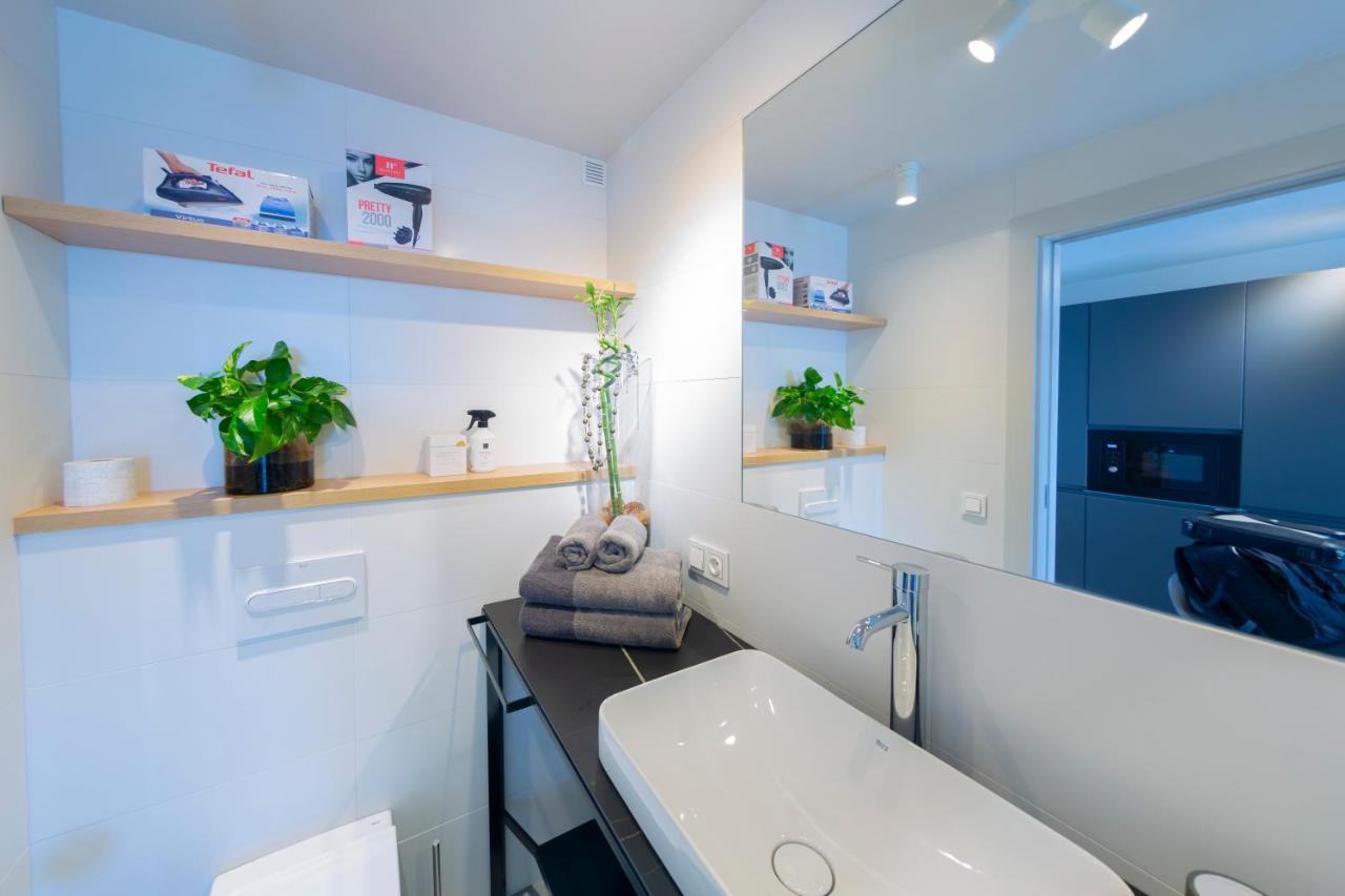 Ferienwohnung Radazul Marina Seafront 5 Exterior foto