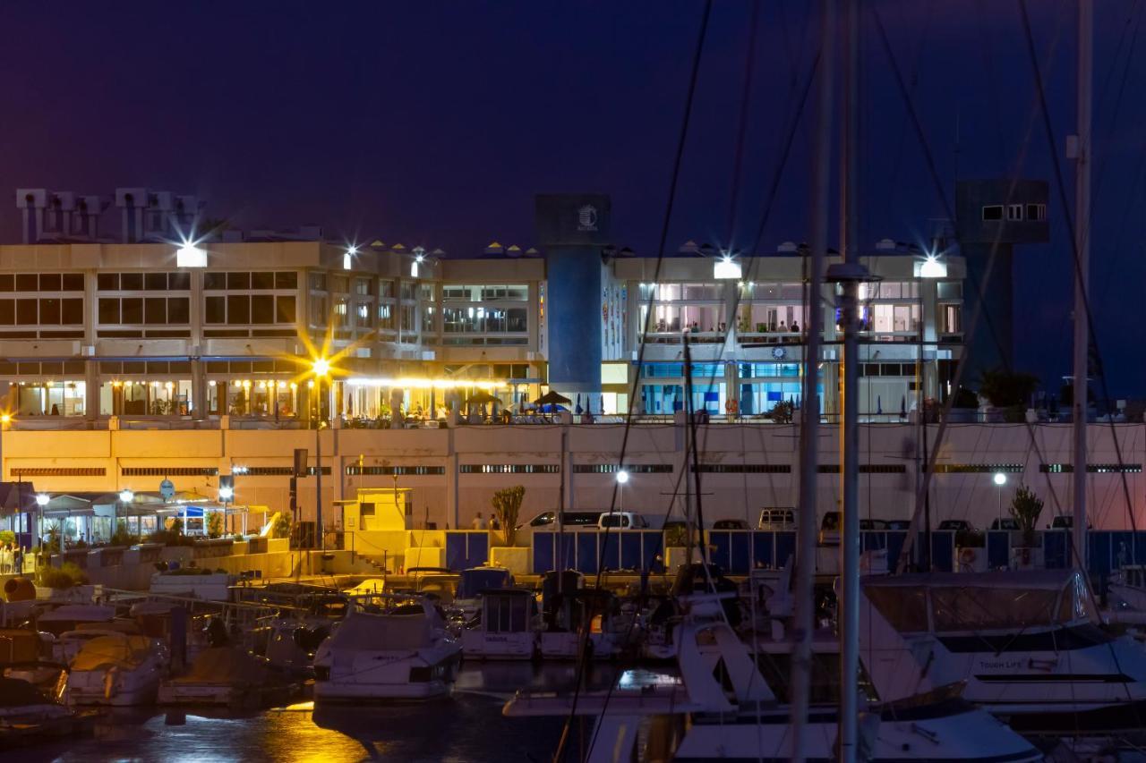 Ferienwohnung Radazul Marina Seafront 5 Exterior foto